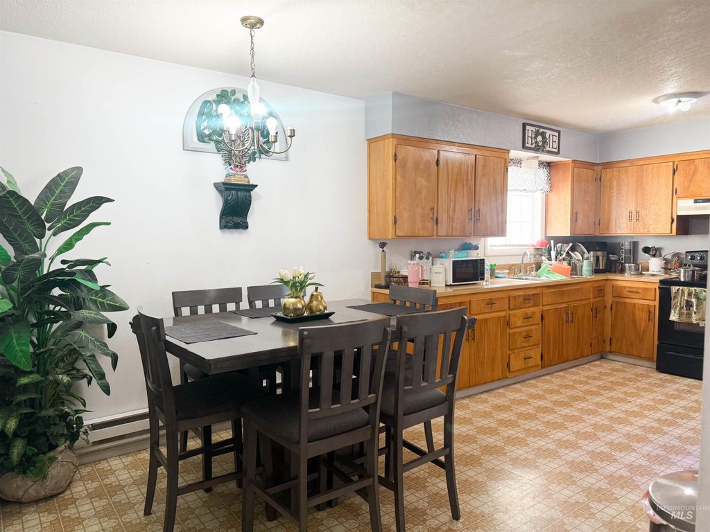 Photo of 327 N Conant Ave, Burley, ID 83318 (MLS # 98981075)