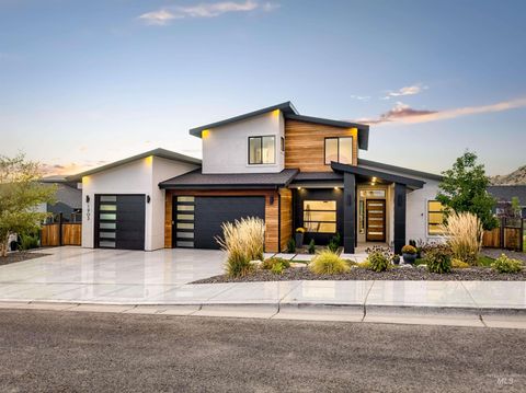 1903 S Meteor Way Boise ID 83712