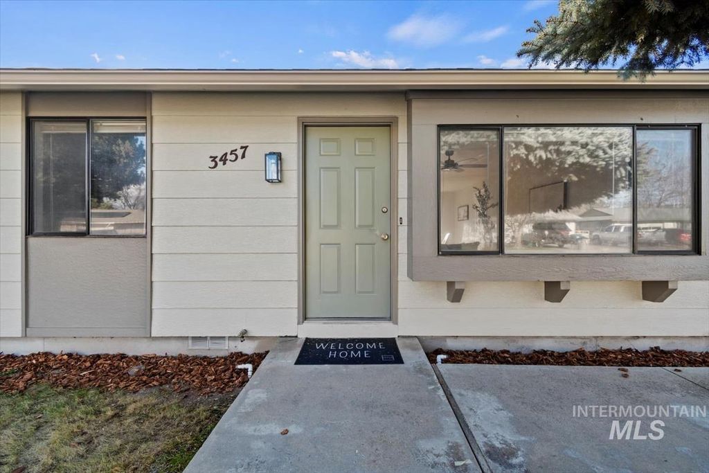 Photo of 3457 N Rugby Way, Boise, ID 83704 (MLS # 98969991)