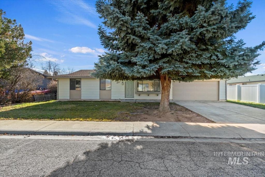 Photo of 3457 N Rugby Way, Boise, ID 83704 (MLS # 98969991)