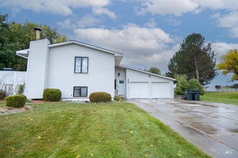 Photo of 658 Bluebell Ln, Paul, ID 83350 (MLS # 98965524)