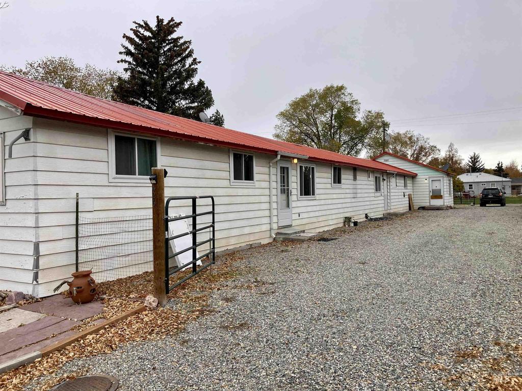 Photo of 426 W Grand Ave, Arco, ID 83213 (MLS # 98965980)
