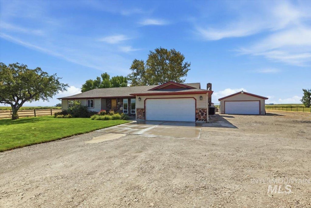 Photo of 26201 Hop Rd, Caldwell, ID 83607 (MLS # 98999398)