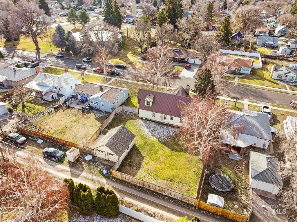 Photo of 520 E Ave. A, Jerome, ID 83338 (MLS # 98975592)