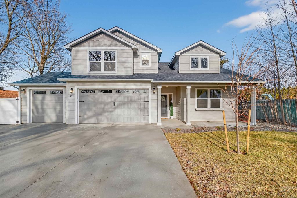 Photo of 819 Park Avenue, Lewiston, ID 83501 (MLS # 98959148)