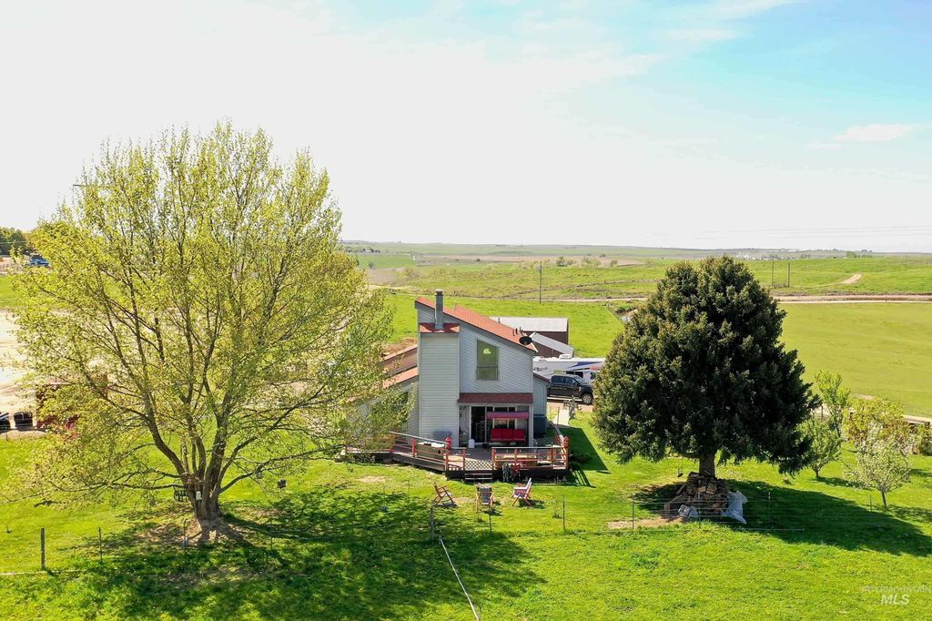 Photo of 2400 Fairview Ave, Fruitland, ID 83619 (MLS # 98982629)