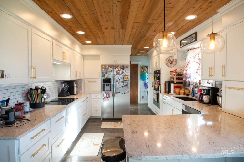 Photo of 2400 Fairview Ave, Fruitland, ID 83619 (MLS # 98982629)