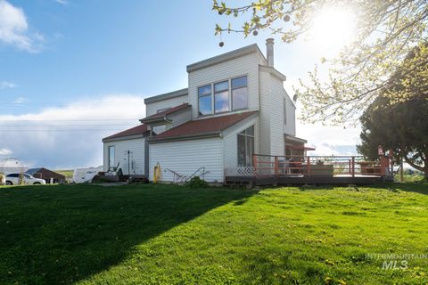 Photo of 2400 Fairview Ave, Fruitland, ID 83619 (MLS # 98982629)