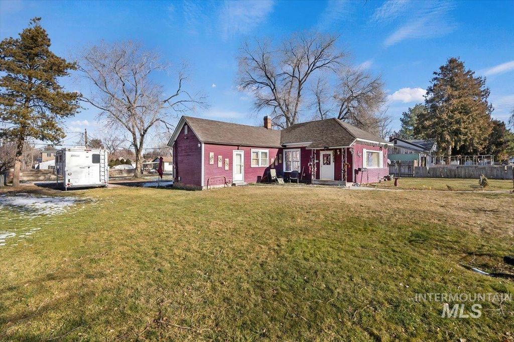 Photo of 224 E 5th Ave, Jerome, ID 83338 (MLS # 98972175)