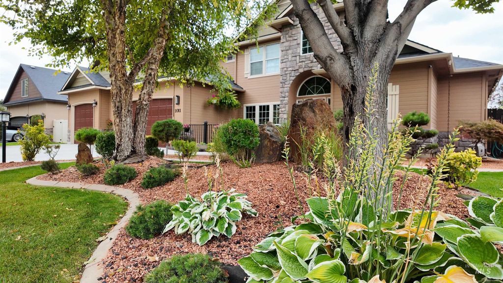 Photo of 1011 S River Stone Dr, Nampa, ID 83686 (MLS # 98963826)