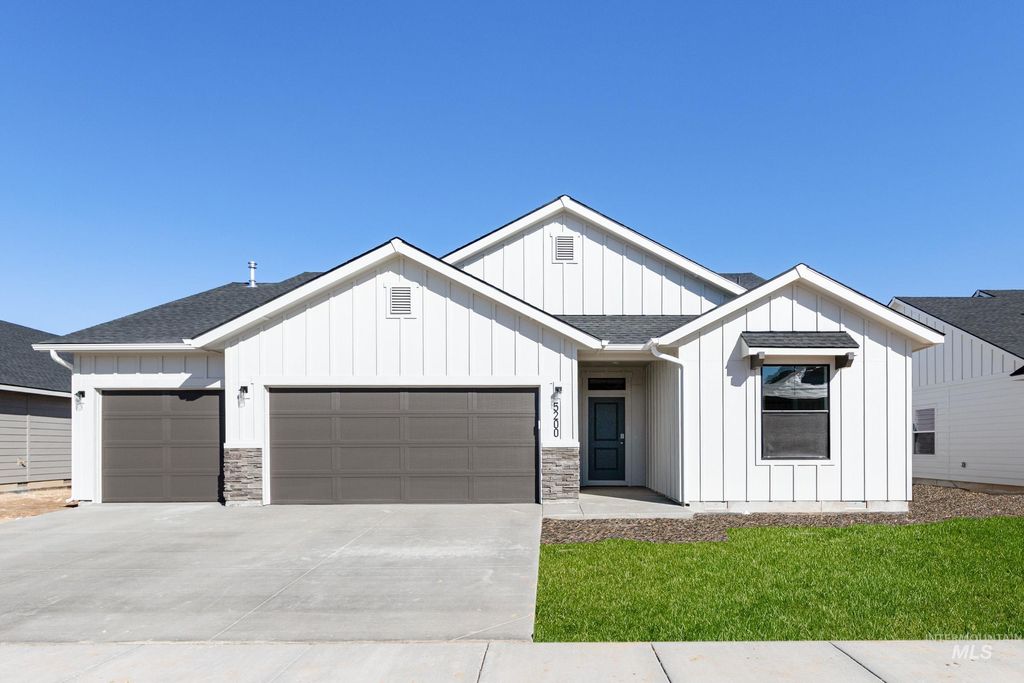 Photo of 5200 E Phelps Lake Dr, Nampa, ID 83687 (MLS # 98978055)