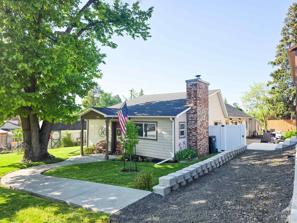 Photo of 115 E S 5th Street, Grangeville, ID 83530 (MLS # 98988596)