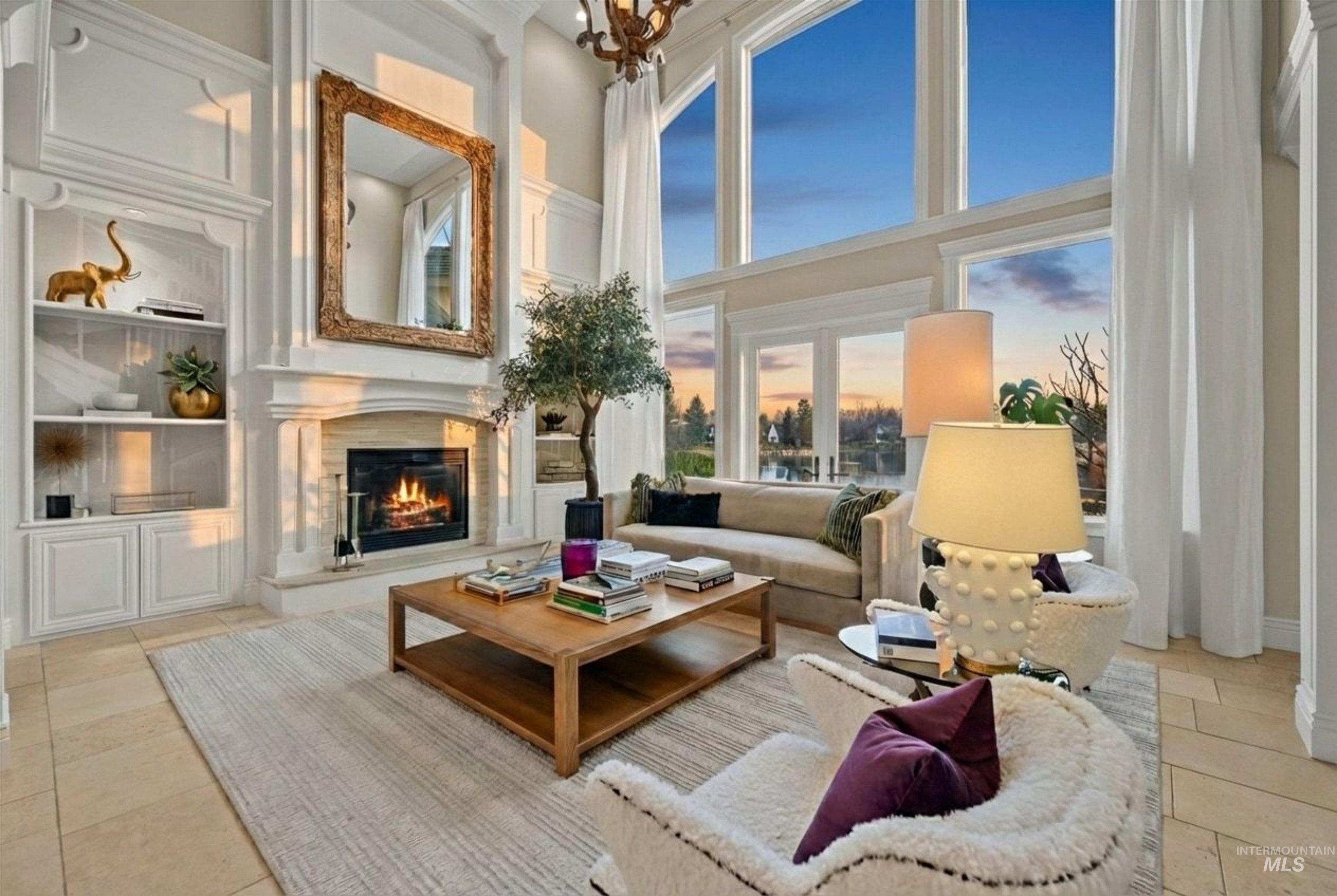 1122 W Two Rivers Lane