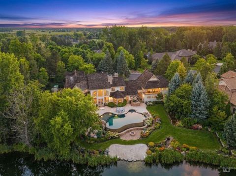 Photo of 1122 W Two Rivers Lane, Eagle, ID 83616 (MLS # 98975107)