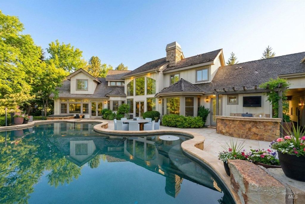 Photo of 1122 W Two Rivers Lane, Eagle, ID 83616 (MLS # 98975107)