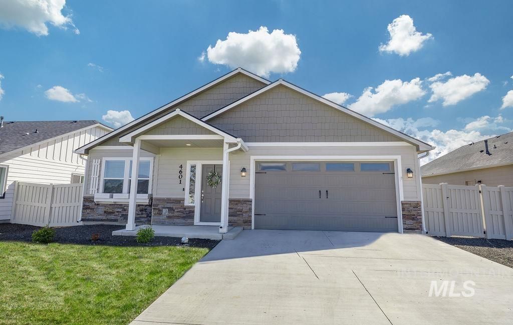 Photo of 4601 Great Falls Ave, Caldwell, ID 83607 (MLS # 98984003)