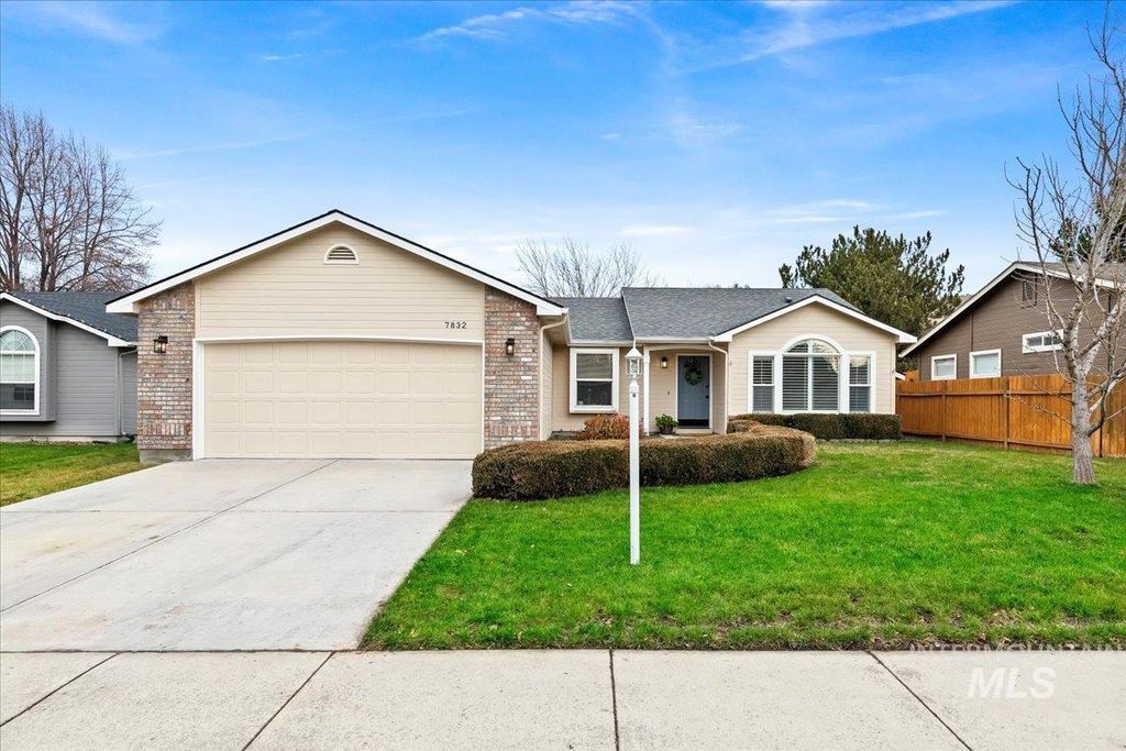 Photo of 7832 W Peterson St, Boise, ID 83714 (MLS # 98969658)