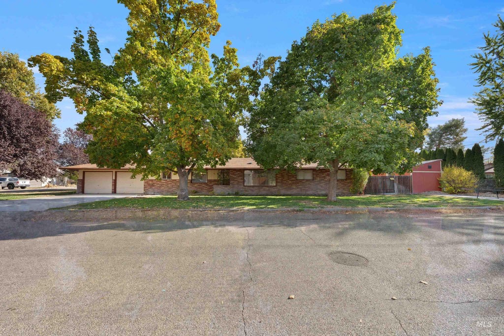 Photo of 402 S Utah Ave, Fruitland, ID 83619 (MLS # 99004753)