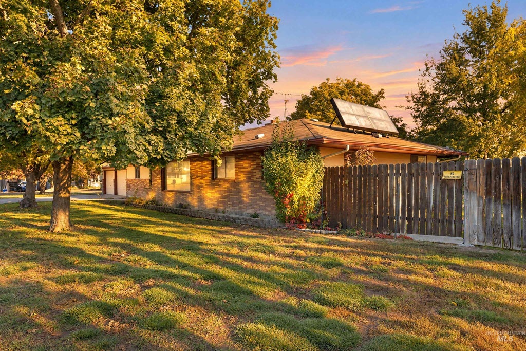 Photo of 402 S Utah Ave, Fruitland, ID 83619 (MLS # 99004753)
