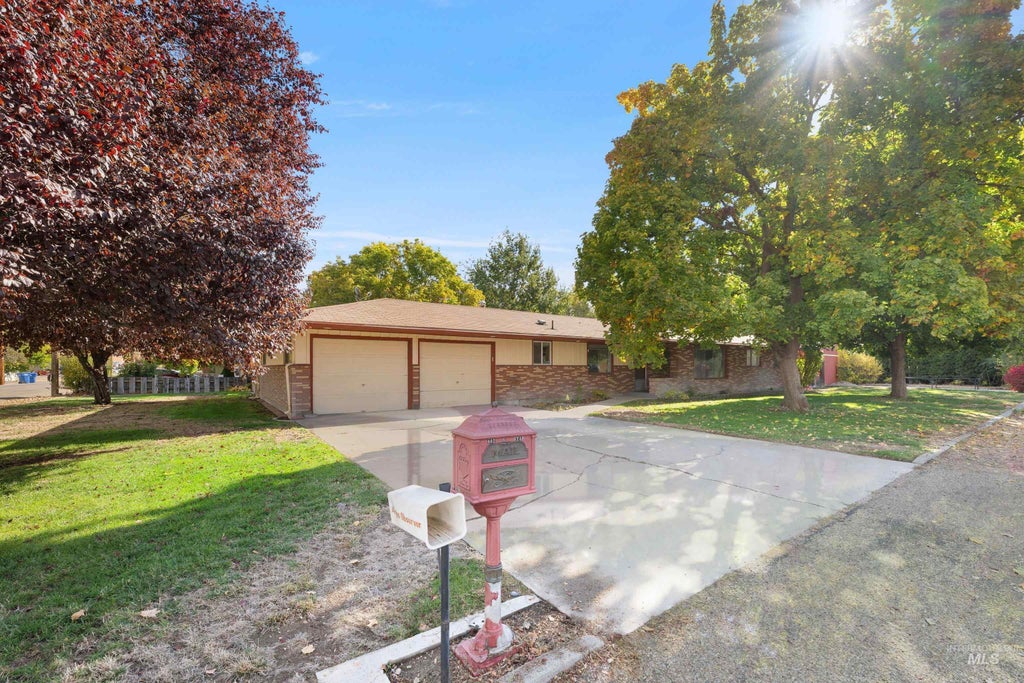 Photo of 402 S Utah Ave, Fruitland, ID 83619 (MLS # 99004753)