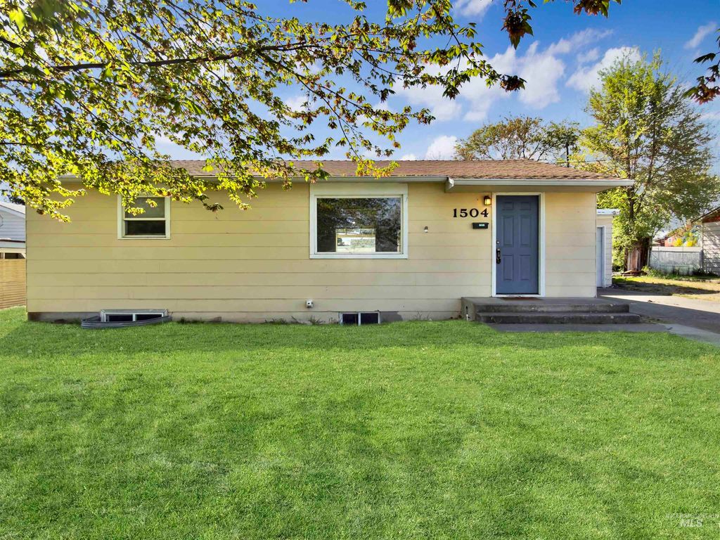 Photo of 1504 7th St, Clarkston, WA 99403 (MLS # 98982868)