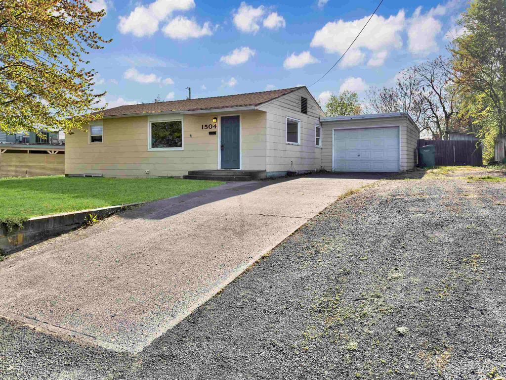 Photo of 1504 7th St, Clarkston, WA 99403 (MLS # 98982868)