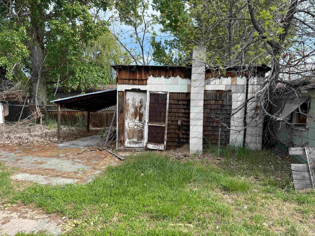 Photo of 214 S Middleton Rd, Middleton, ID 83644 (MLS # 98984356)