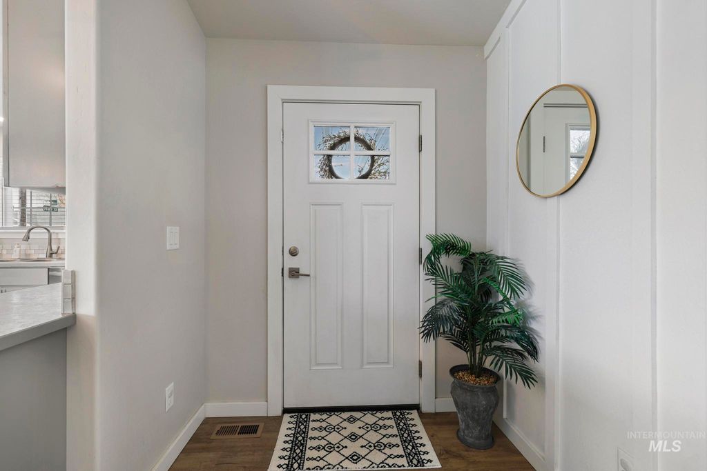 Photo of 2207 Bills Way, Filer, ID 83328 (MLS # 98985050)