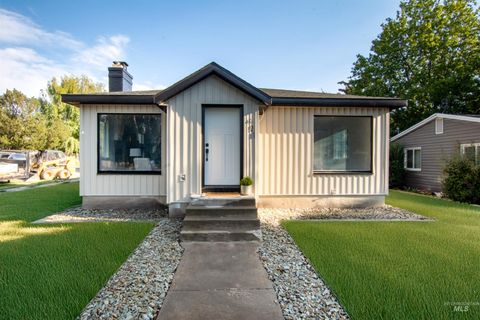 Photo of 421 E Avenue A, Jerome, ID 83338 (MLS # 98955173)