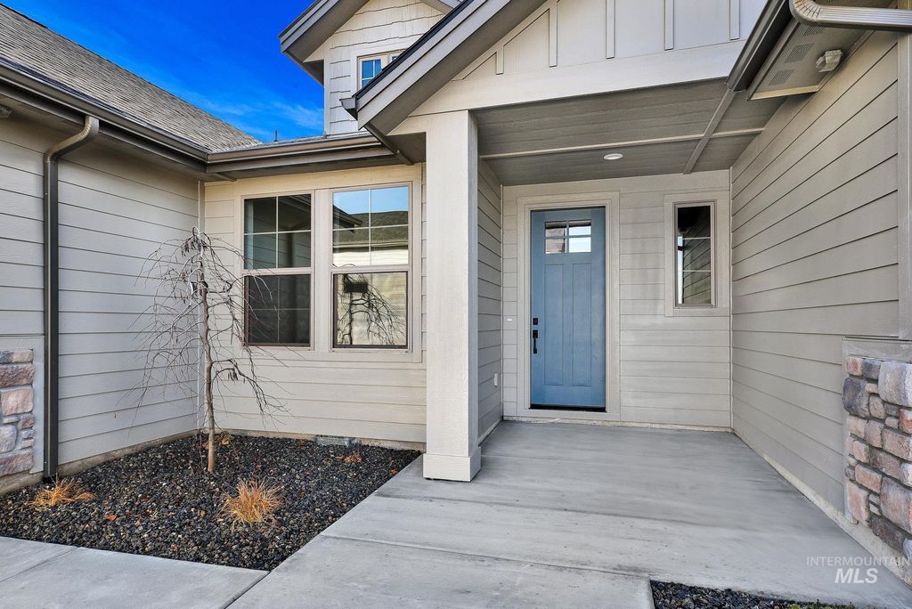 Photo of 9887 W Snow Wolf Ln, Star, ID 83369 (MLS # 98982965)