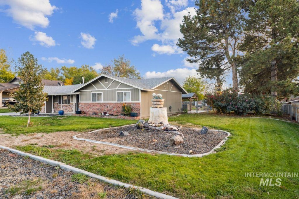 Photo of 15201 Christopher St, Caldwell, ID 83607 (MLS # 98966115)