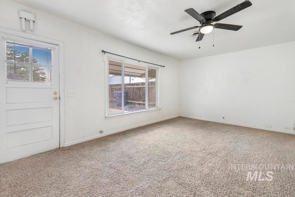 Photo of 908 Yakima Ave, Filer, ID 83328 (MLS # 98972290)