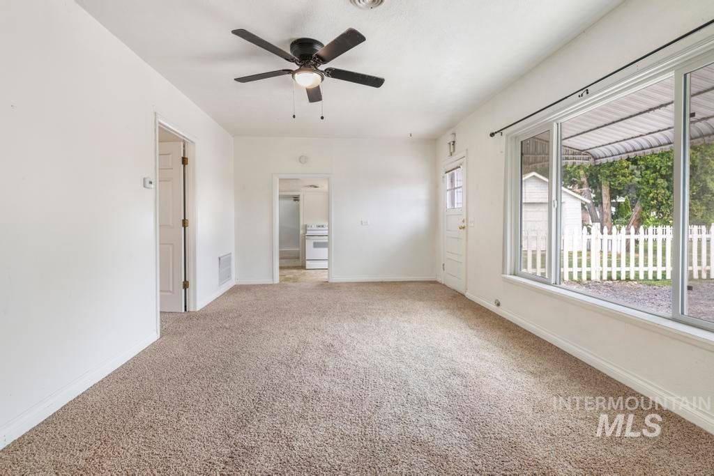 Photo of 908 Yakima Ave, Filer, ID 83328 (MLS # 98972290)