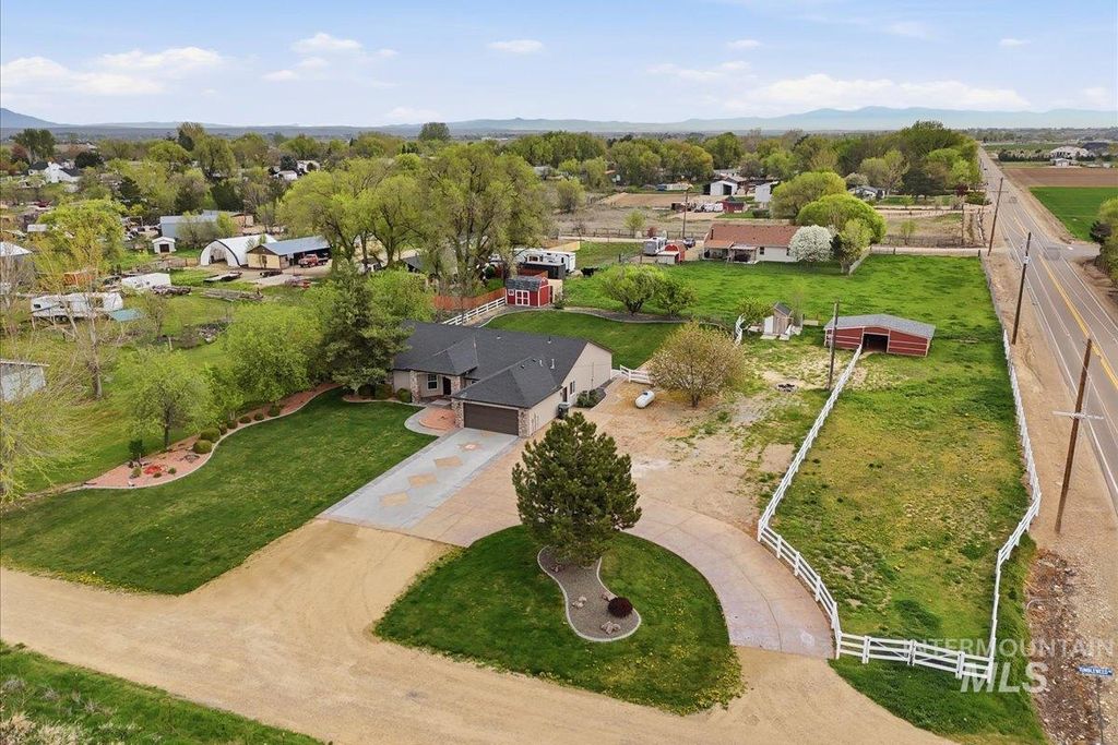 Photo of 25022 Tumbleweed Rd, Middleton, ID 83644 (MLS # 98981762)