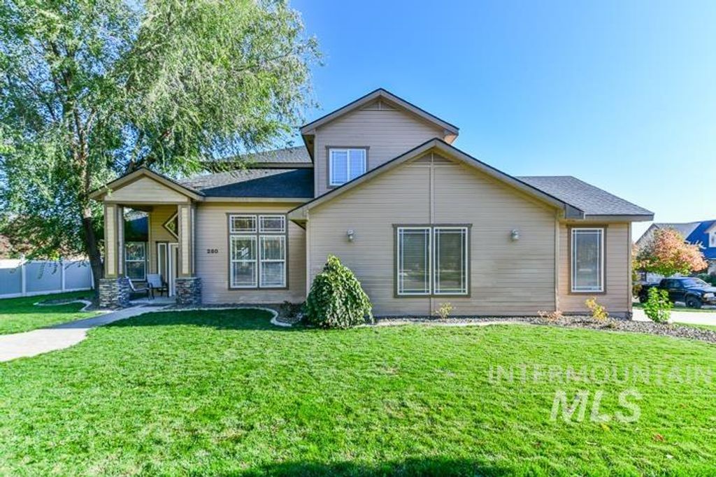 Photo of 280 E Sunrise Rim Rd, Nampa, ID 83686 (MLS # 98975681)