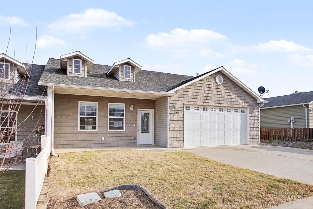 Photo of 1103 Liberty Circle, Clarkston, WA 99403 (MLS # 98973039)