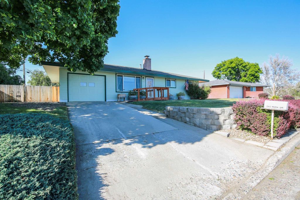 Photo of 240 Park Drive, Weiser, ID 83672 (MLS # 98986588)