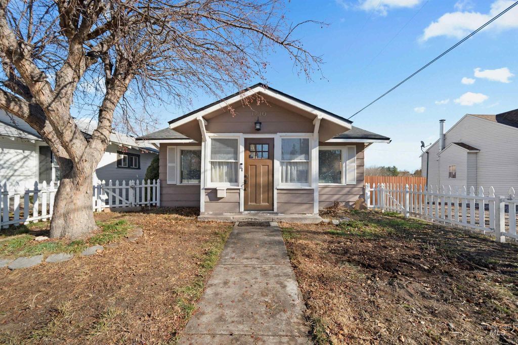 Photo of 1710 1st Street South, Nampa, ID 83651 (MLS # 98974228)