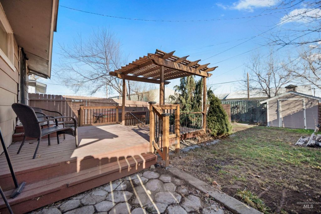 Photo of 1710 1st Street South, Nampa, ID 83651 (MLS # 98974228)