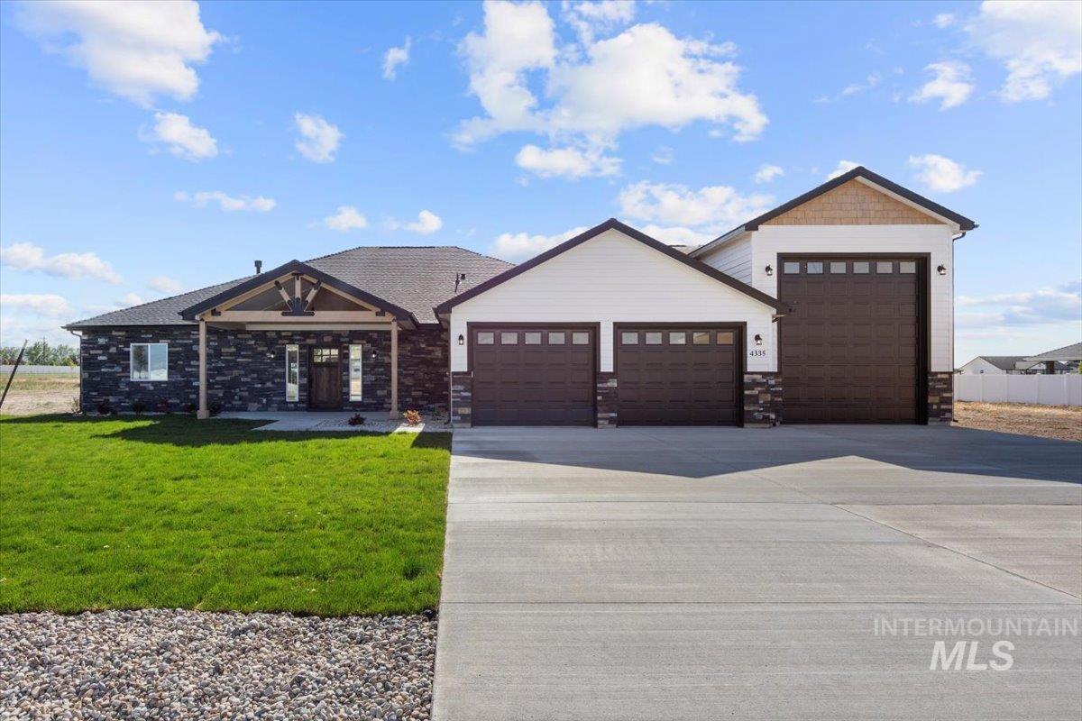 4335 NW Purple Sage Cir, Mountain Home, Idaho image 1