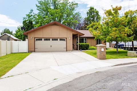 Photo of 2572 Navajo Circle, Twin Falls, ID 83301 (MLS # 98991218)