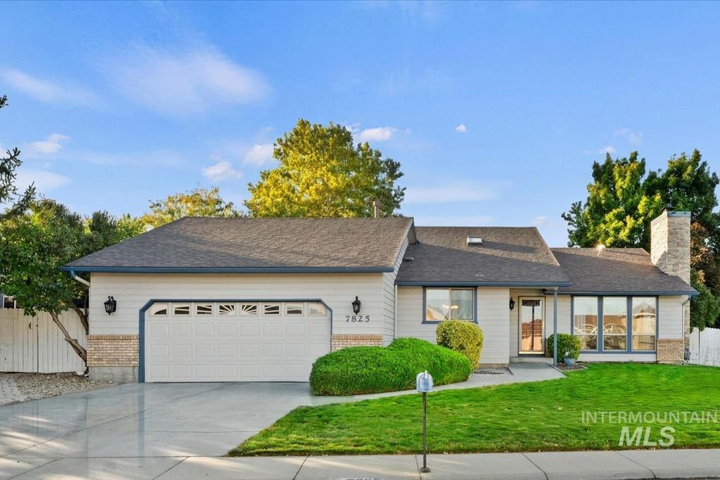 Photo of 7825 W Thunder Mountain Dr, Boise, ID 83709 (MLS # 98966138)
