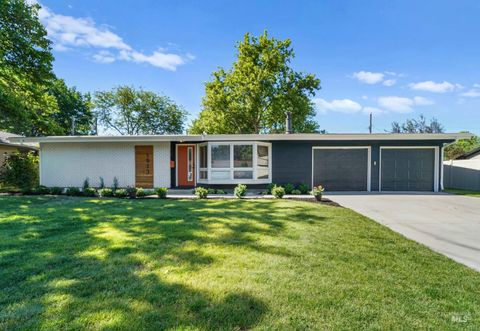 Photo of 1913 W Suncrest Dr, Boise, ID 83705 (MLS # 98977135)