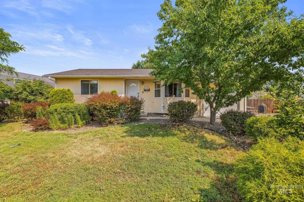 Photo of 1805 Birch Dr, Lewiston, ID 83501 (MLS # 98995640)
