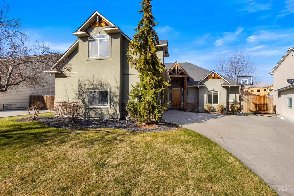 Photo of 16947 N Thurgood Loop, Nampa, ID 83687 (MLS # 98975199)