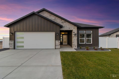Photo of 1266 Crestview Dr, Twin Falls, ID 83301 (MLS # 98990358)