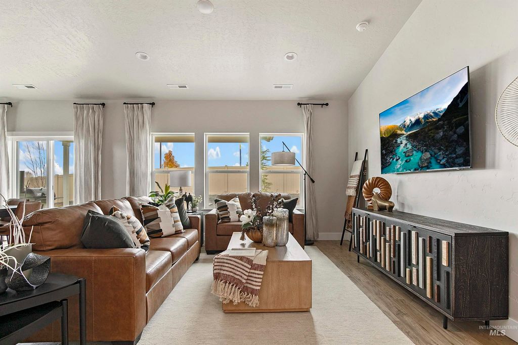 Photo of 19360 Snowyside Way, Caldwell, ID 83605 (MLS # 98970157)