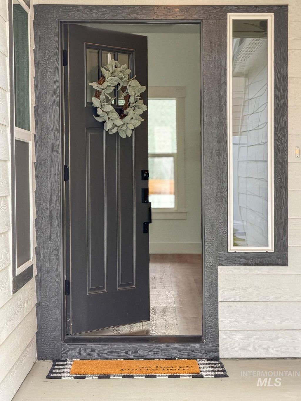 Photo of 3216 Blackhawk Court, Lewiston, ID 83501 (MLS # 98959153)