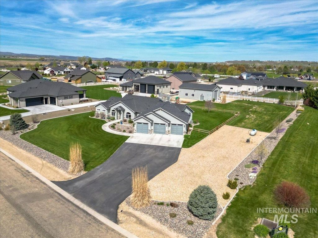 Photo of 28024 Rivers Edge St, Wilder, ID 83676 (MLS # 98981306)