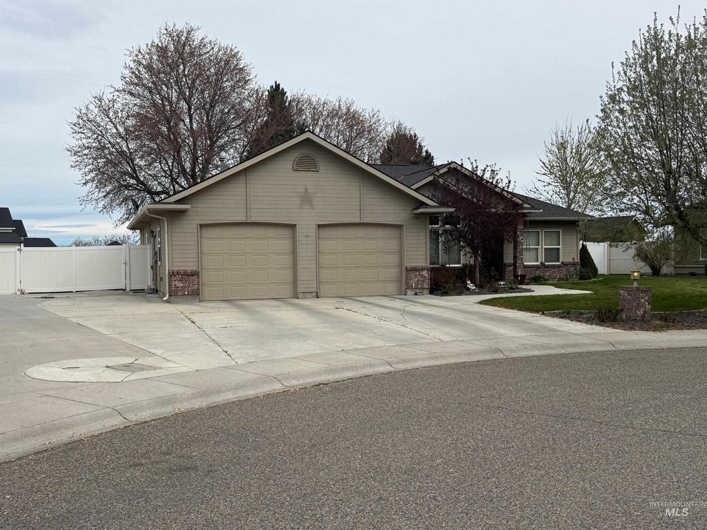 Photo of 1202 Jessica Ave, Fruitland, ID 83619 (MLS # 98980224)